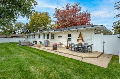 8523 Westnedge Ave, Kalamazoo MI  49002-6227 exterior