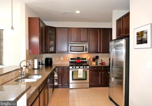 11661 Leesborough Cir, Silver Spring MD  20902-2890 exterior