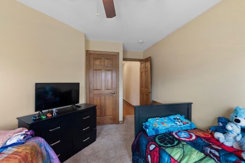 3811 Centennial Cir, Milwaukee WI  53221-5746 exterior