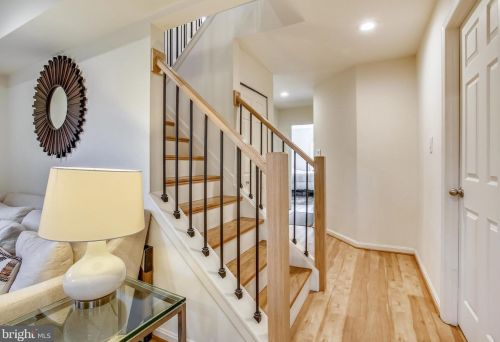 7408 Salford Ct, Alexandria VA  22315-4728 exterior