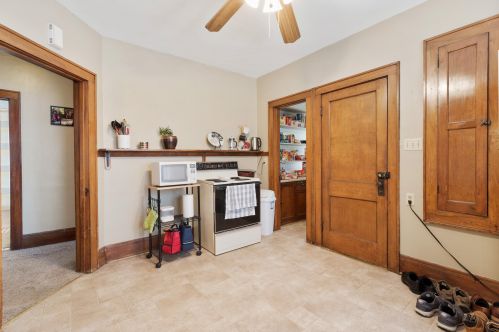 556 61, Milwaukee WI 53213-4166 exterior