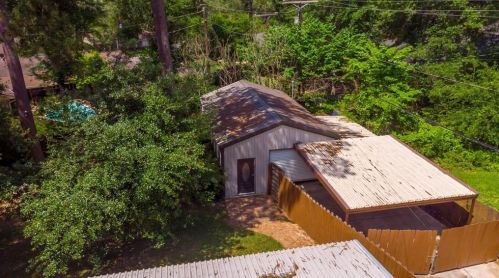 2310 Ave, Huntsville TX 77340-5517 exterior