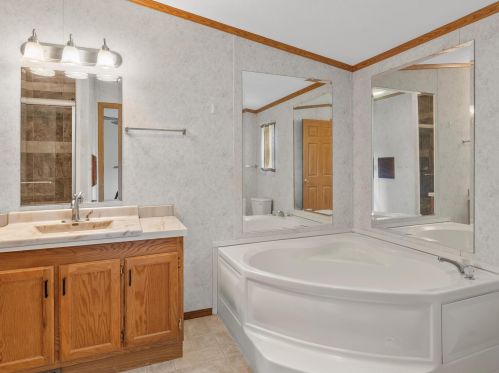 4130 Menasha Ave, Manitowoc WI 54220-1146 exterior