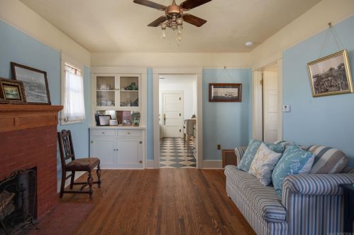 1975 Bacon St, San Diego, CA 92107-2845