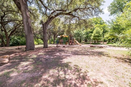 2002 Cody Ct, Austin TX 78704-4840 exterior