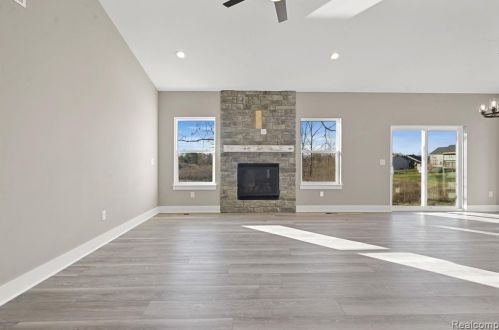 10478 Pne Vly Dr, Grand Blanc MI 48439-2677 exterior