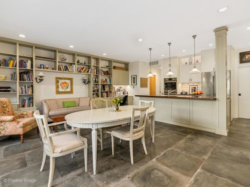 2222 Wayne Ave, Chicago IL 60614-1221 exterior