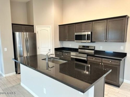 15461 47th Pl, Phoenix AZ  85044-4966 exterior