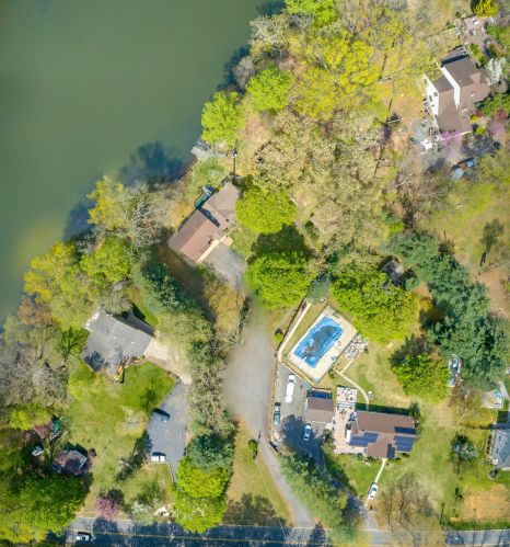 209 Pond Rd, East Freehold NJ 07728-1319 exterior