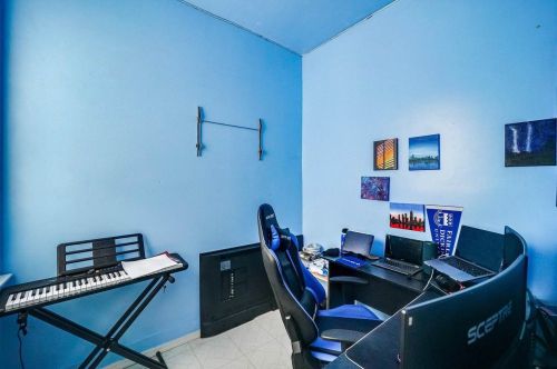 219 St, Union City NJ 07087-6305 exterior