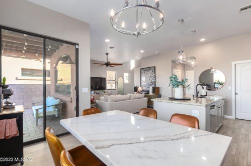 8772 Perry Park Cir, Tucson AZ 85730-1302 exterior