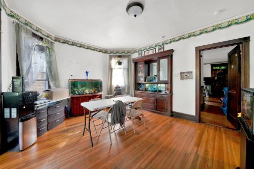 2252 Lawndale Ave, Chicago IL 60629-4345 exterior