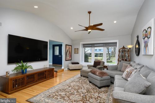 747 Bobwhite Ln, Huntingdon Valley PA 19006-2117 exterior