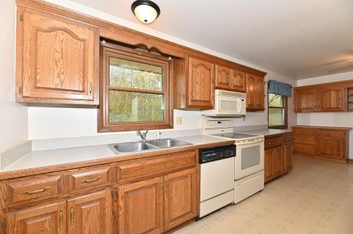 4870 37th St, Milwaukee WI  53221-2570 exterior