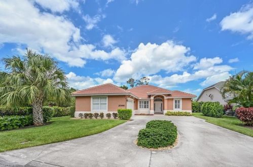 2066 Timberline Dr, Naples, FL 34109-7124