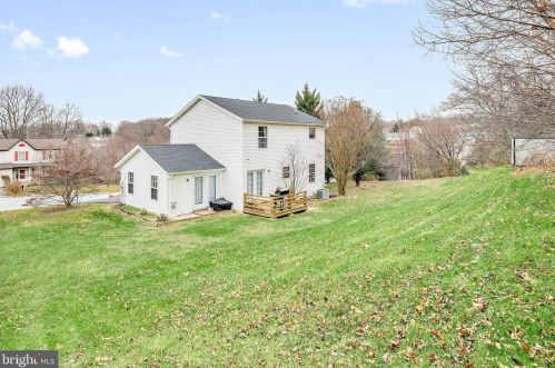 237 Jasmine Dr, Hanover, PA 17331-3463