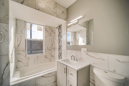 12056 Lafayette Ave, Chicago IL  60628-6641 exterior