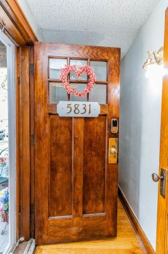 5831 Troy St, Chicago, IL 60629-2522