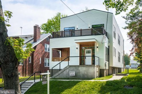 2216 30th St, Washington DC  20020-3369 exterior