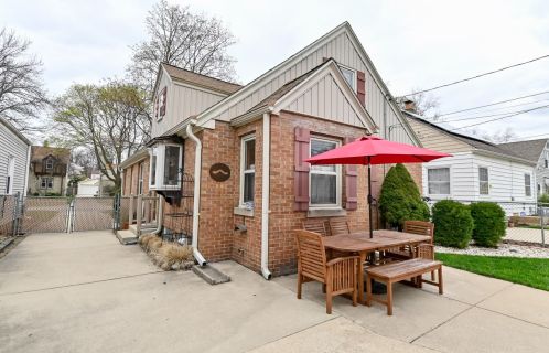 2434 85, Milwaukee WI 53226-1912 exterior