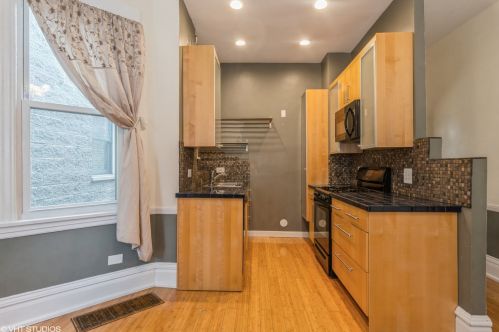 1642 Berwyn Ave, Chicago IL 60640-2007 exterior