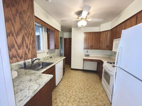 133 Country Clb Dr, Pittsburgh PA 15228-2652 exterior