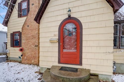 3605 Nakoma Rd, Madison, WI 53711-2910