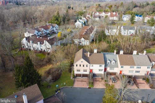 7 Hanover Ct, Princeton NJ 08540-7067 exterior