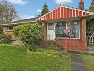 12591 Corliss Ave, Seattle WA  98133-7226 exterior