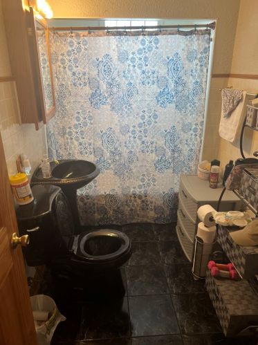 1640 28, Milwaukee WI 53215-1936 exterior