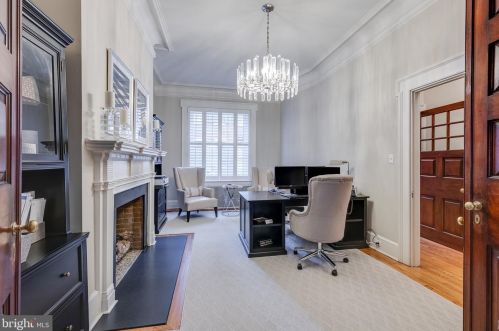 2101 Delancey St, Philadelphia PA 19103-6408 exterior