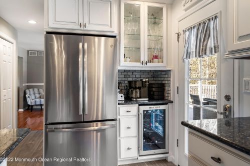 4 Country Rd, Jackson Twp NJ 08527-3300 exterior