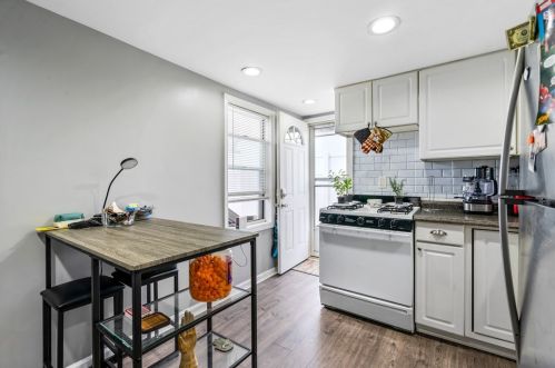 9 Carrick Ave, Pittsburgh PA  15210-4321 exterior