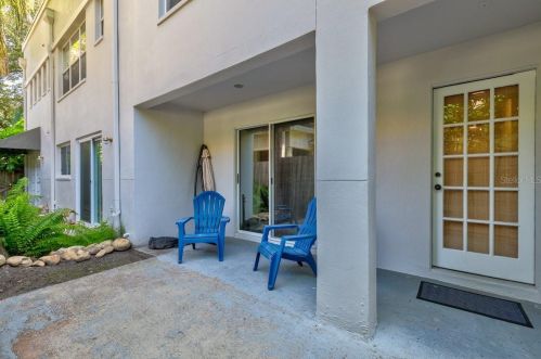 2002 Dekle Ave, Tampa FL  33606-3200 exterior