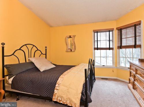 22 Countryside Dr, Princeton NJ 08540-0094 exterior