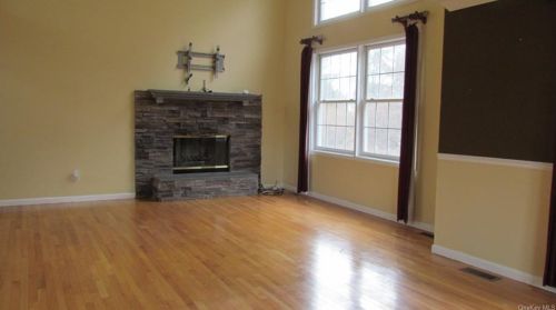 9 Harvard Dr, Poughkeepsie NY 12603-1159 exterior