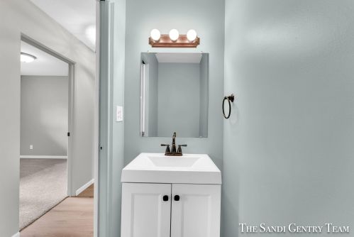 1845 Bonneville Dr, Meskegon MI 49441-3709 exterior