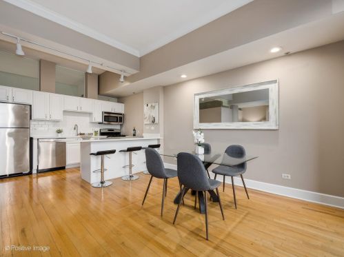 165 Canal St, Chicago IL  60606-1408 exterior