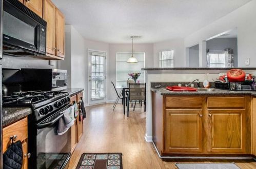 6162 Lamp Post Pl, Atlanta GA 30349-8821 exterior