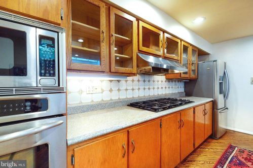 2319 Delancey Pl, Philadelphia PA 19103-6406 exterior