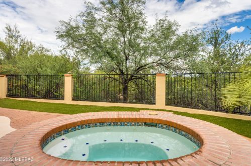 1035 Camino Diestro, Tucson AZ 85704-7694 exterior