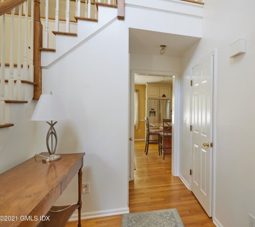 42 Ritch Ave, Greenwich CT 06830-6221 exterior