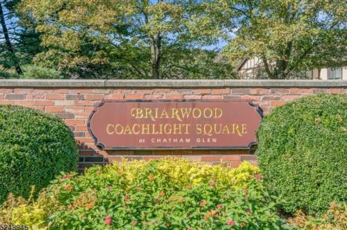 2 Avon Ct, Chatham Township NJ 07928-1763 exterior