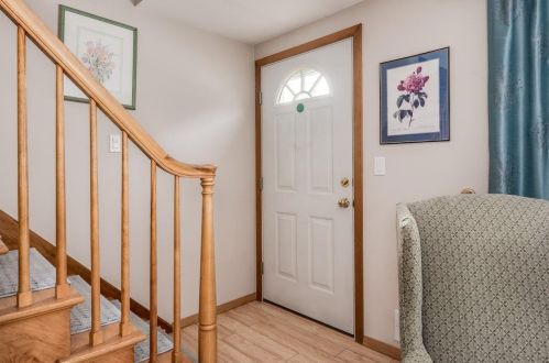 7 Cranbrook Ln, Dover NH 03820-2005 exterior