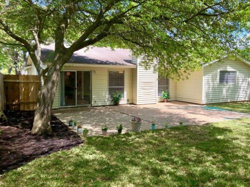 3103 Dominic Dr, Austin TX  78745-7461 exterior