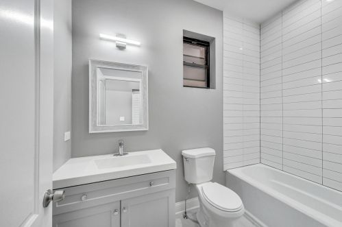 2718 Monroe St, Chicago IL 60624-2661 exterior