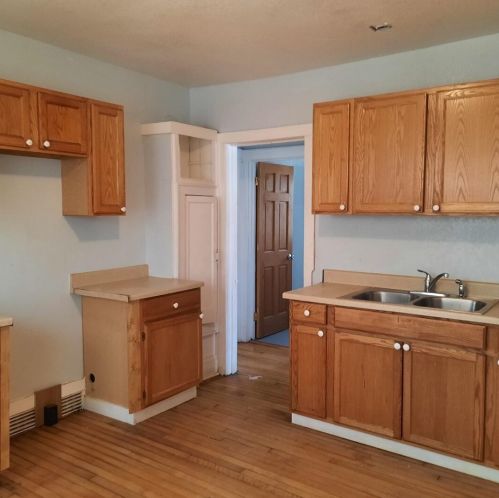 1920 Vienna Ave, Milwaukee, WI 53206-2470