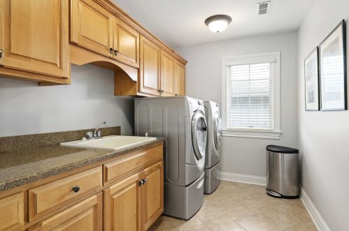 482 Prospect Ave, Elmhurst IL 60126-4325 exterior