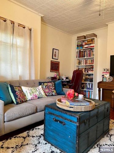 30 Hardenburgh Ave, Demarest NJ  07627-1925 exterior