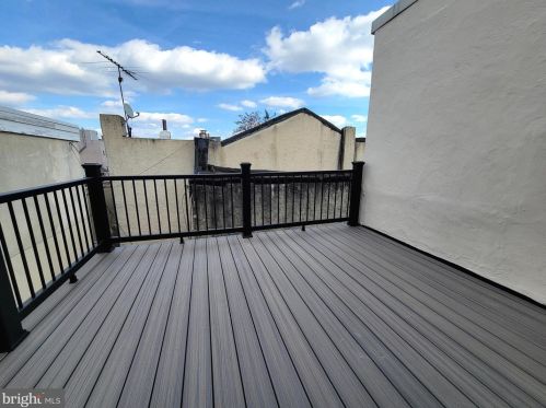 931 11 St, Philadelphia PA 19147-1901 exterior